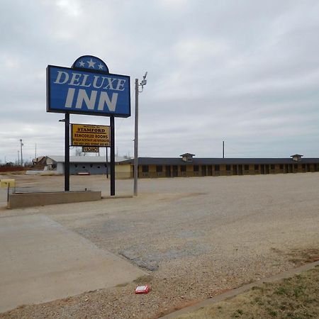 Deluxe Inn Stamford Exterior photo