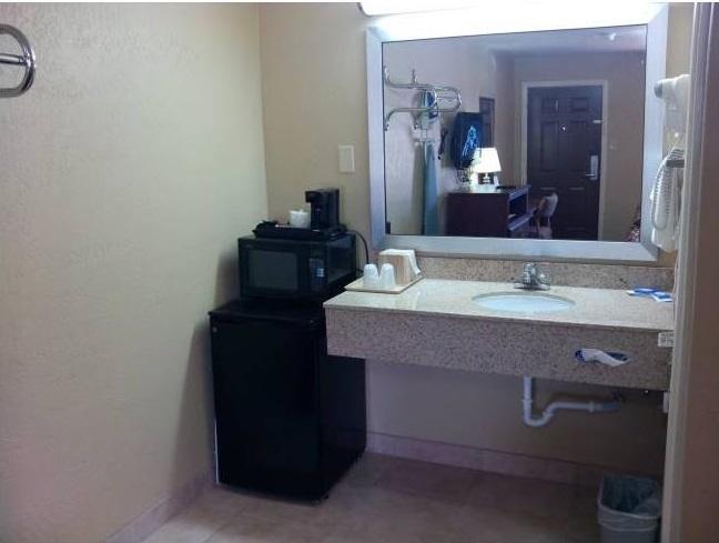 Deluxe Inn Stamford Room photo